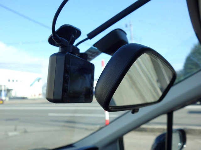フリード G Lパッケージ 4WD バックカメラ フロントガラス熱線（2783）